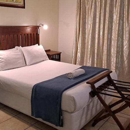 מוסל ביי Green Door Guest House מראה חיצוני תמונה