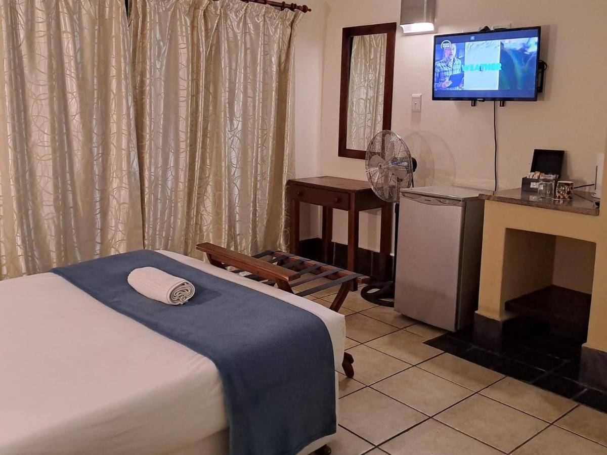 מוסל ביי Green Door Guest House מראה חיצוני תמונה