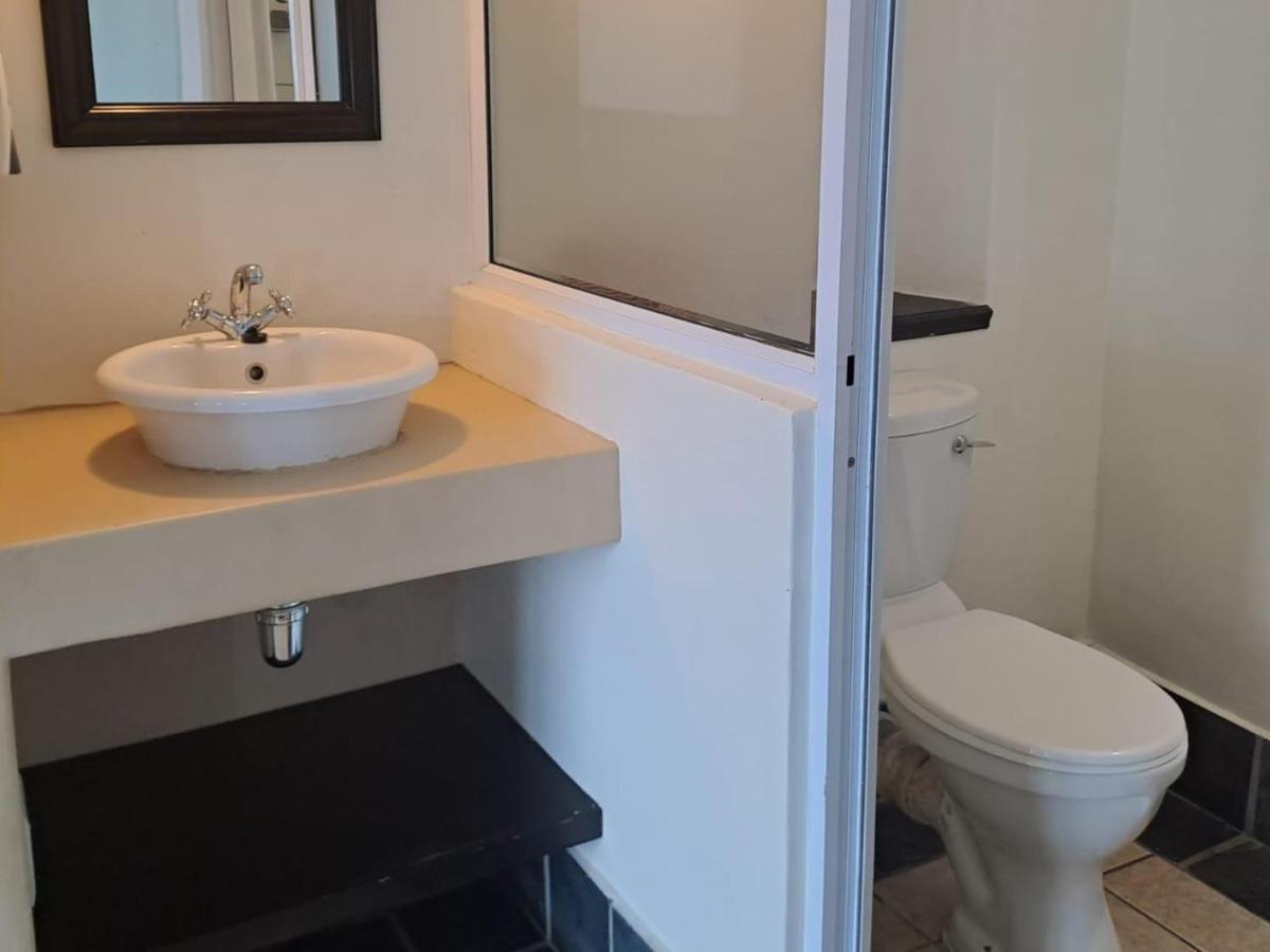 מוסל ביי Green Door Guest House חדר תמונה