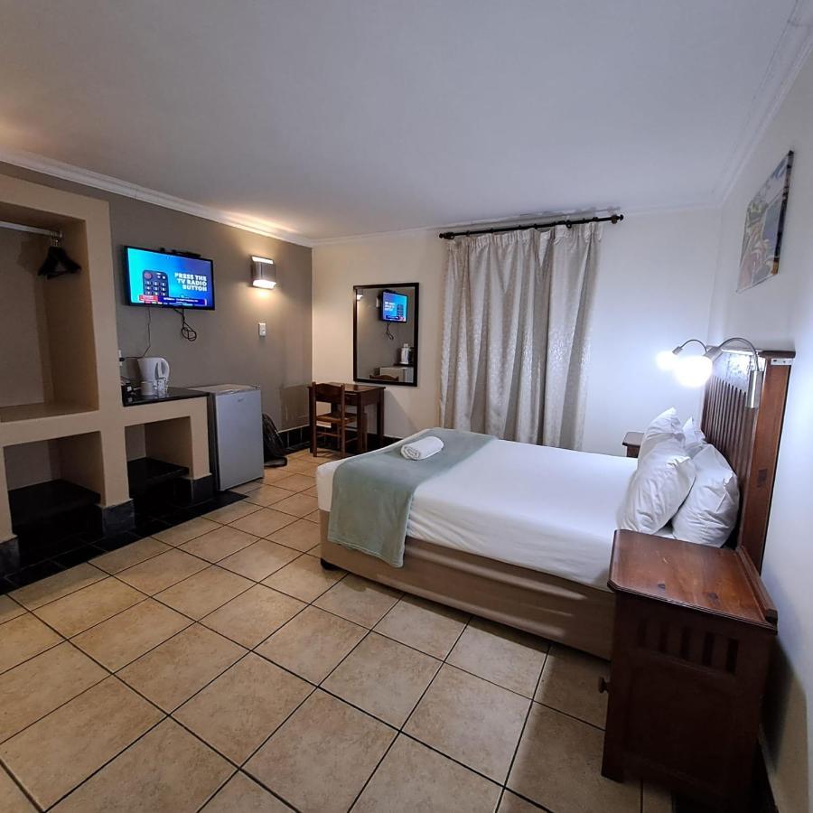 מוסל ביי Green Door Guest House מראה חיצוני תמונה