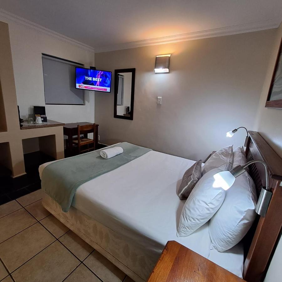 מוסל ביי Green Door Guest House מראה חיצוני תמונה