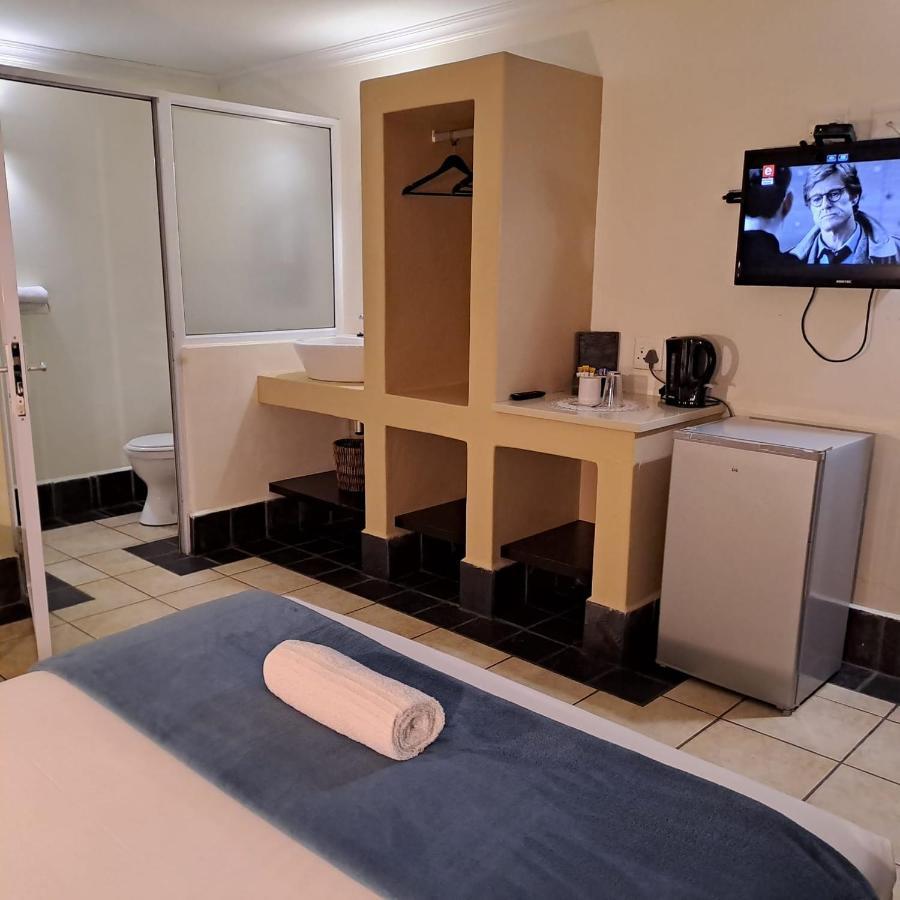 מוסל ביי Green Door Guest House מראה חיצוני תמונה